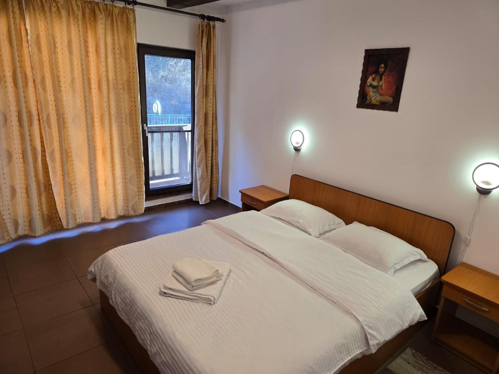 Casa Vivian Hotel Baile Herculane Ngoại thất bức ảnh